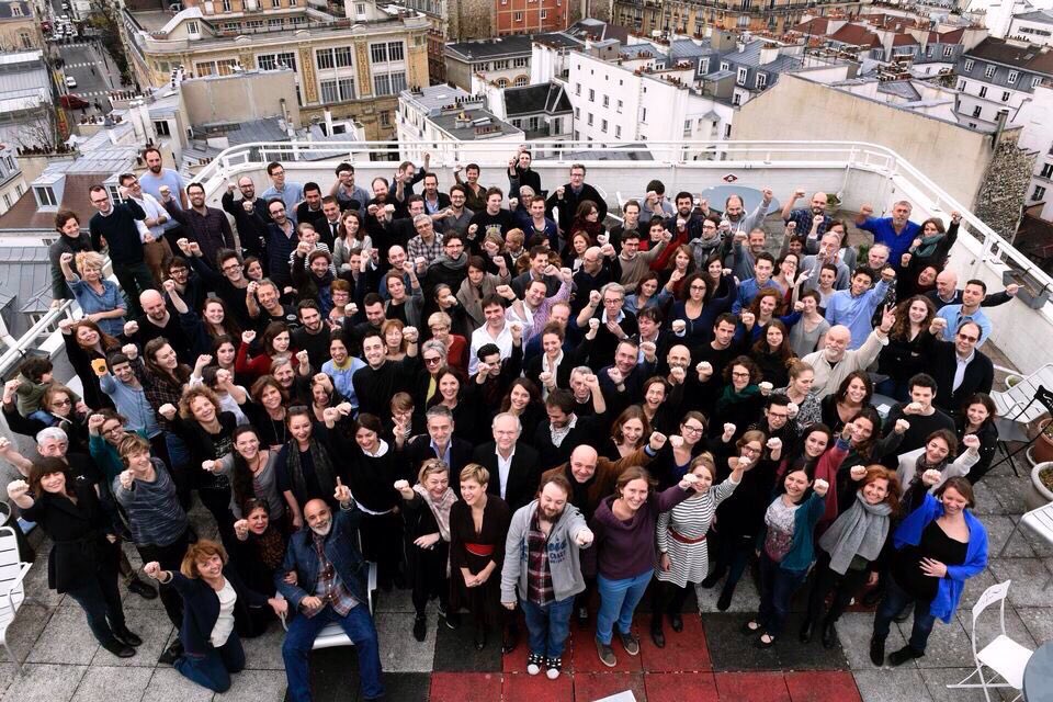 Antoine_Lvq's tweet photo. Photo de gauche: un article de Libération.
Photo de droite: la rédaction de Libération. 

Délicieux. https://t.co/rEGGAr6Rga