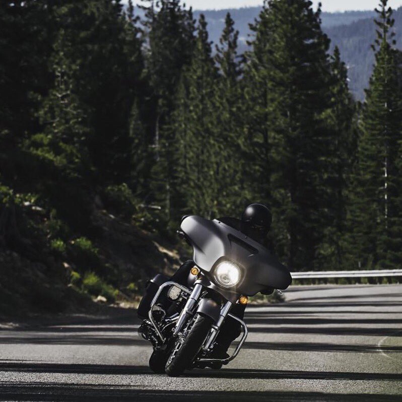 LatusEugene's tweet photo. @harleydavidson we are!!!  ���🍁 #FirstDayofFall #LiveYourLegend #TeamLatus https://t.co/7WIQMfEtde