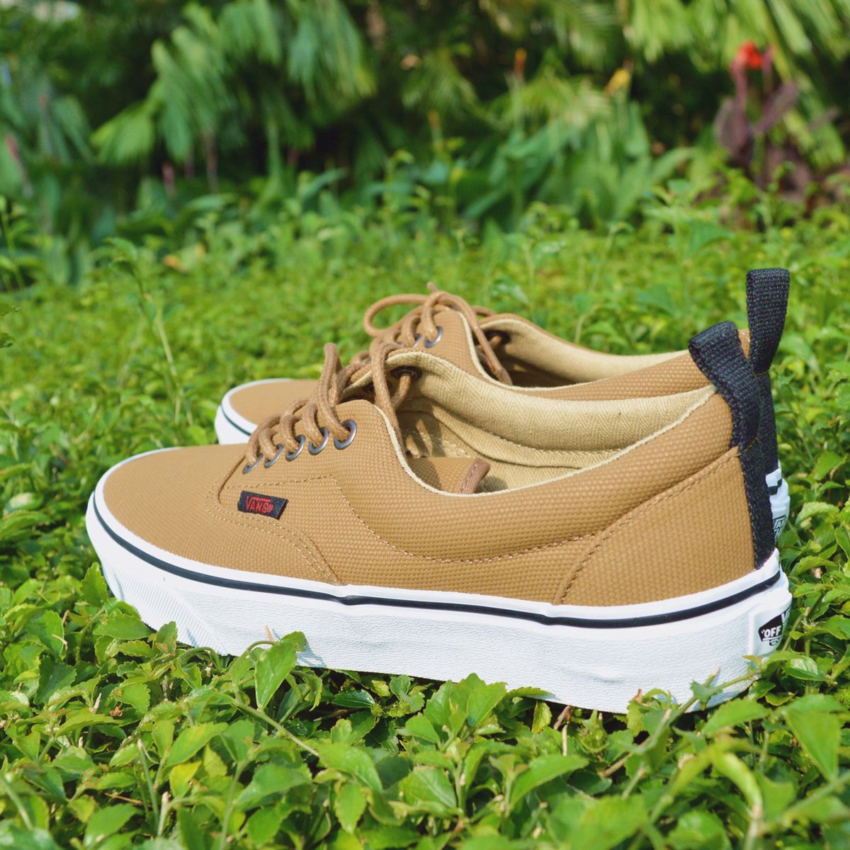 Gaganstore's tweet photo. Your perfect companion never have fewer than your feet @vansofficialID #gaganstore #fashionbrands https://t.co/BGdBgUgr4e