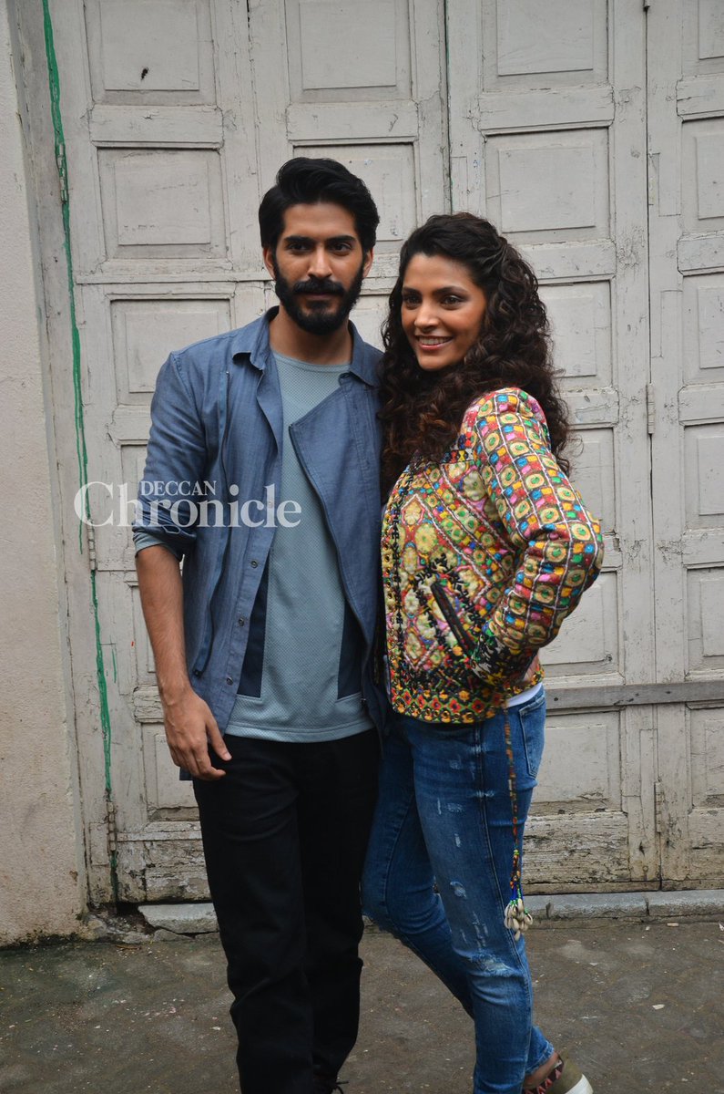 Deccan Chronicle - Entertainment (@entdc) on Twitter photo .<a href="/HarshKapoor_/">Harsh Varrdhan Kapoor</a>, <a href="/SaiyamiKher/">Saiyami Kher</a> and @RakeyshOmMehra promote #Mirzya all guns blazing.
deccanchronicle.com/gallery/entert… .<a href="/HarshKapoor_/">Harsh Varrdhan Kapoor</a>, <a href="/SaiyamiKher/">Saiyami Kher</a> and @RakeyshOmMehra promote #Mirzya all guns blazing.
deccanchronicle.com/gallery/entert…