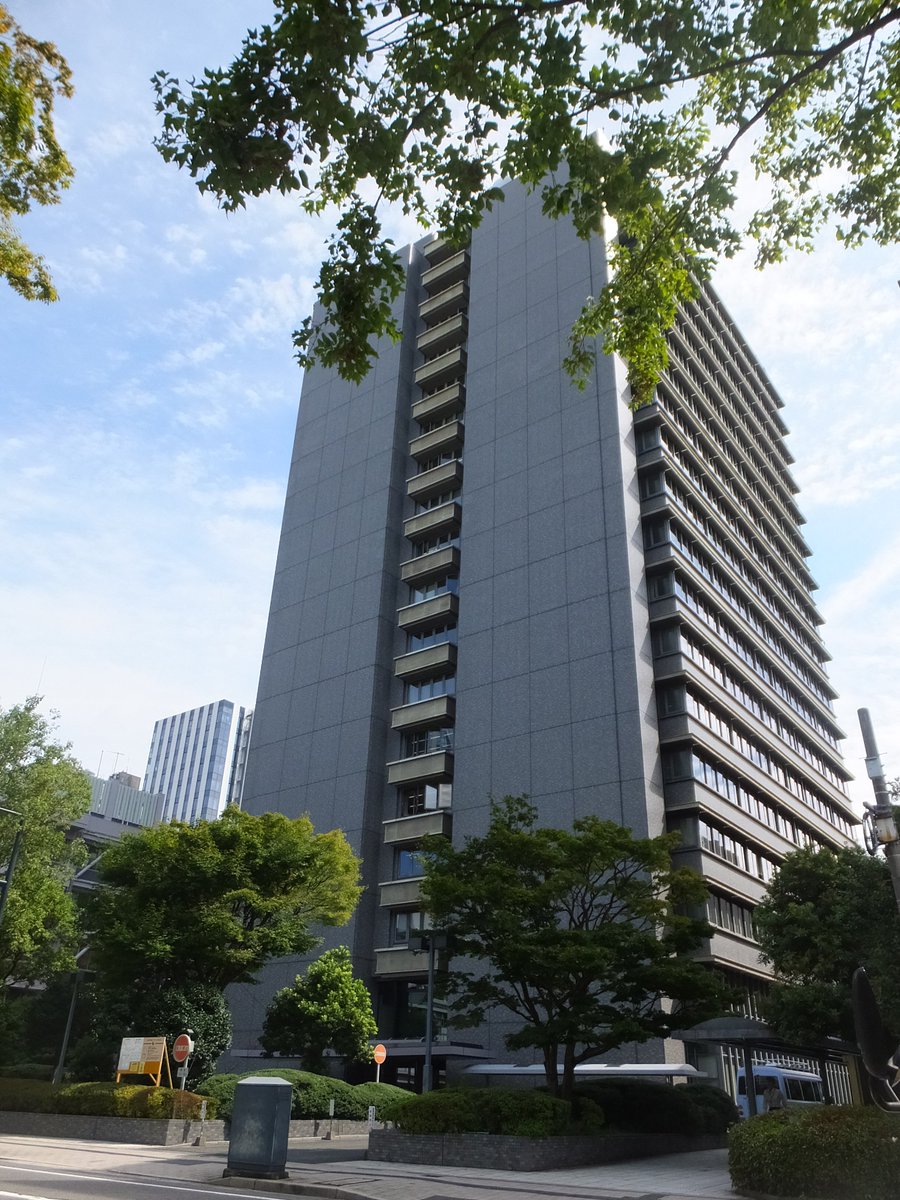 公式 広島就活 Go ひろしま 公立学校共済組合広島支部では 採用 試験の申し込みを受付中 〆切 10 6 木 職場は広島県庁の健康福利課内で 広島県内の公立学校等の教職員に対する福利厚生事務に関する仕事をします 活気のある職場です