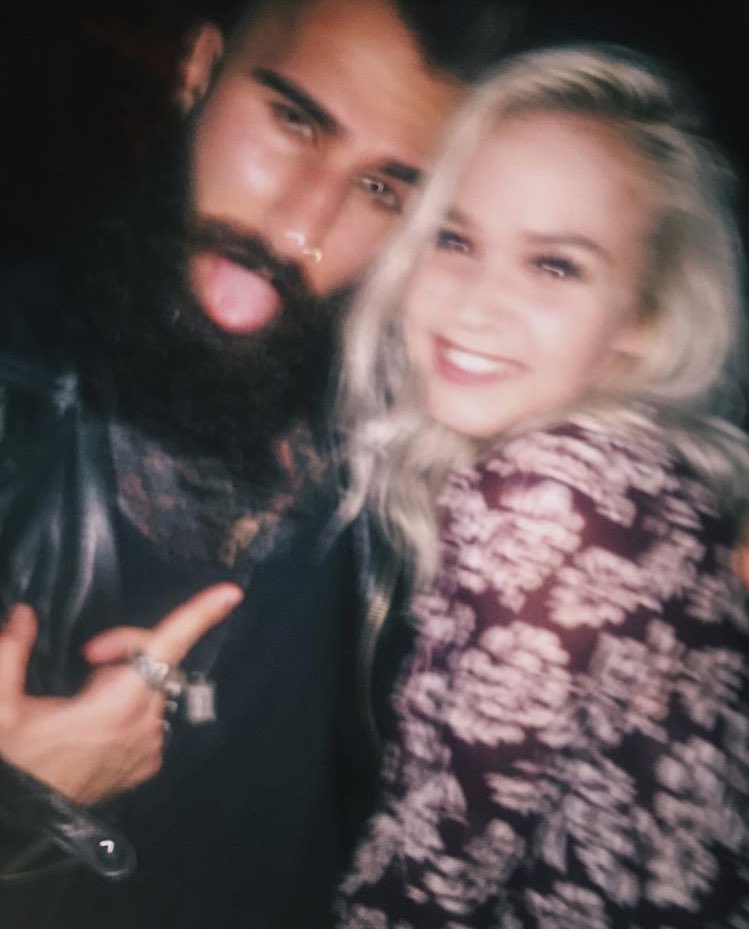hillsidekai's tweet photo. i honestly want a selfie like this with him it looks really cool lol https://t.co/rEcBCyejmR