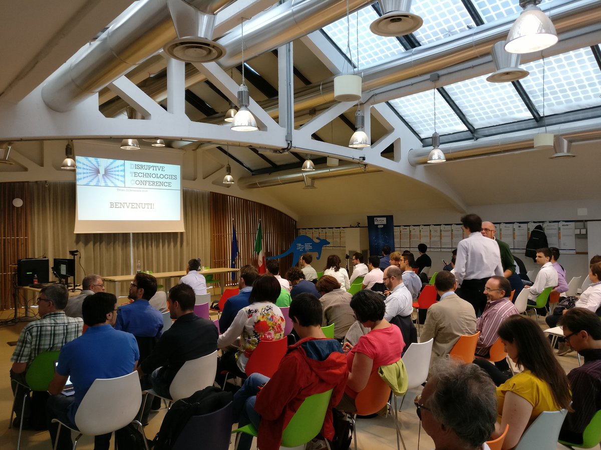 MatteoValoriani's tweet photo. #i3p pronti per iniziare #tdc16 oggi si parla di #VirtualReality #MixedReality #EmergingExperiences https://t.co/kwIleVB14a