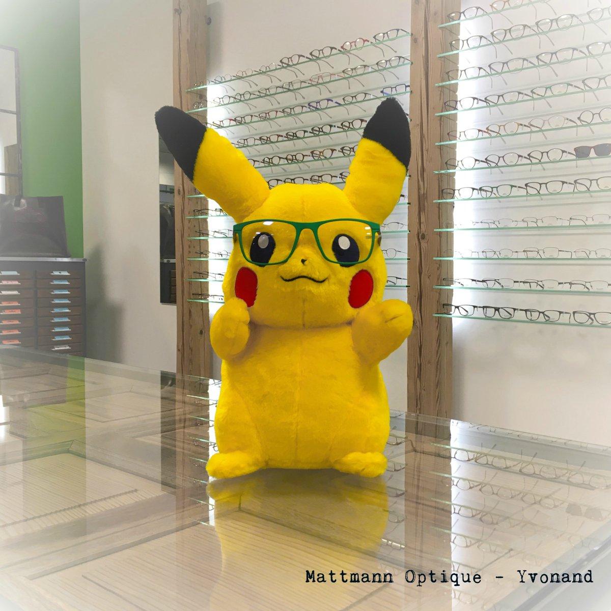 MattmannOptique's tweet photo. Si #Pikachu était #myope, il achèterait ses #lunettes chez @MattmannOptique. #yvonand #silmoparis #kilsgaardeye #pokemon https://t.co/LGBtHqFs2Z