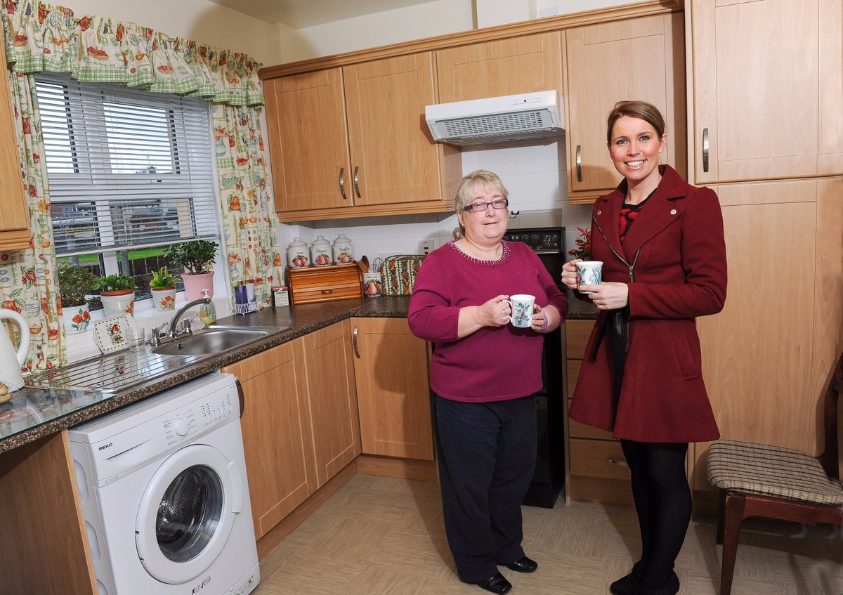 nihecommunity's tweet image. In Mid-Ulster this year we're installing 165 kitchens, double glazing in 243 homes and completing outside maintenance work to 536 homes.