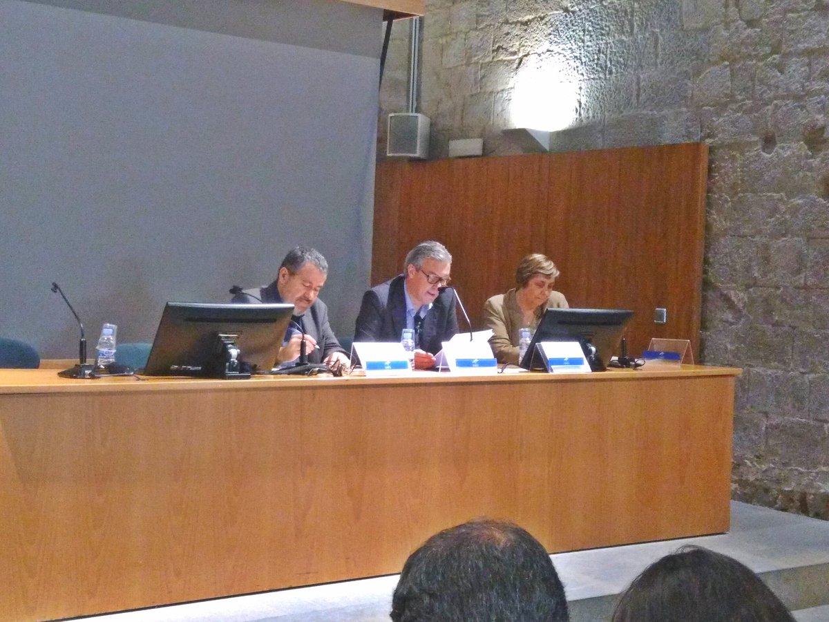 CatedraRSS_UdG's tweet photo. S'inaugura el segon dia de la Jornada #ISSE2016 a la @univgirona

#CatedraRSU #Sostenibilitat #udgent https://t.co/u7oq83MjVi