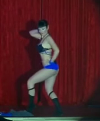 Great Scott, it's Friday. Here's some stellar <a href="/nerdlesque/">Nerdlesque</a> care of my wonderful friend #starlottesatine <3 Much love youtube.com/watch?v=atuKC8…