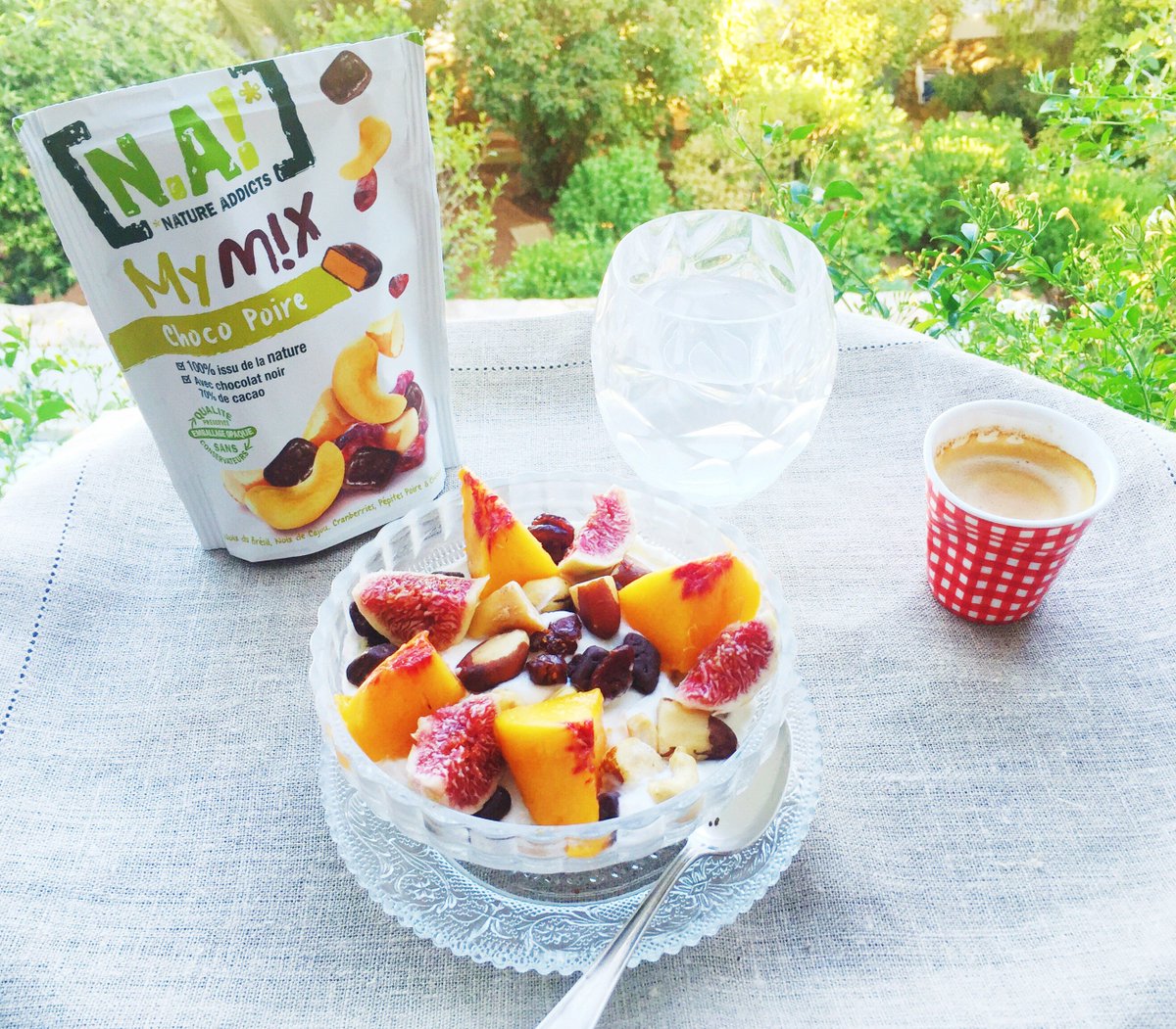 NatureAddictsFR's tweet photo. Toute l’équipe vous souhaite une [N.A!]gréable journée ! 😊 https://t.co/Pd6YetJxD6