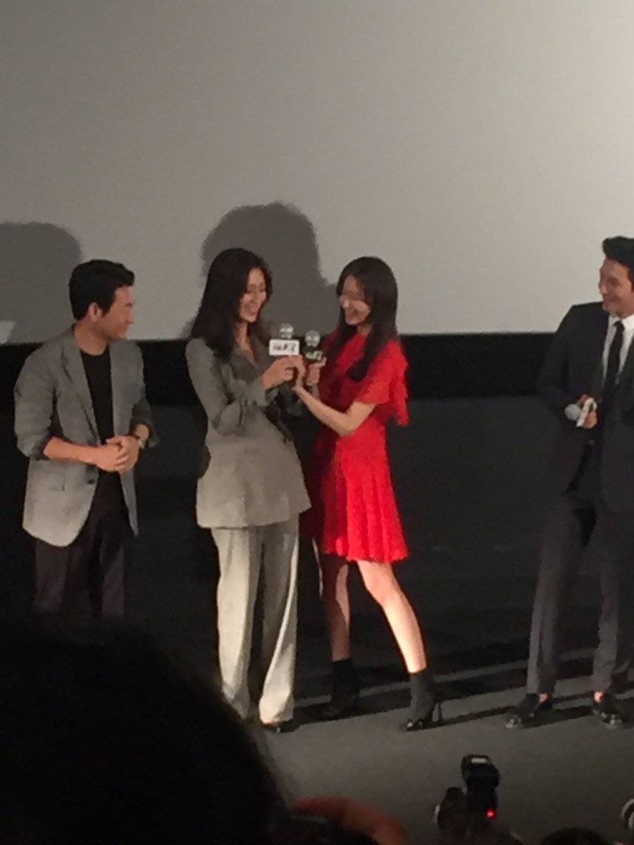 [PIC][23-09-2016]YoonA tham dự sự kiện ra mắt Drama "THE K2" cùng đoàn làm phim vào chiều nay  CtBug0AVIAAGa2t
