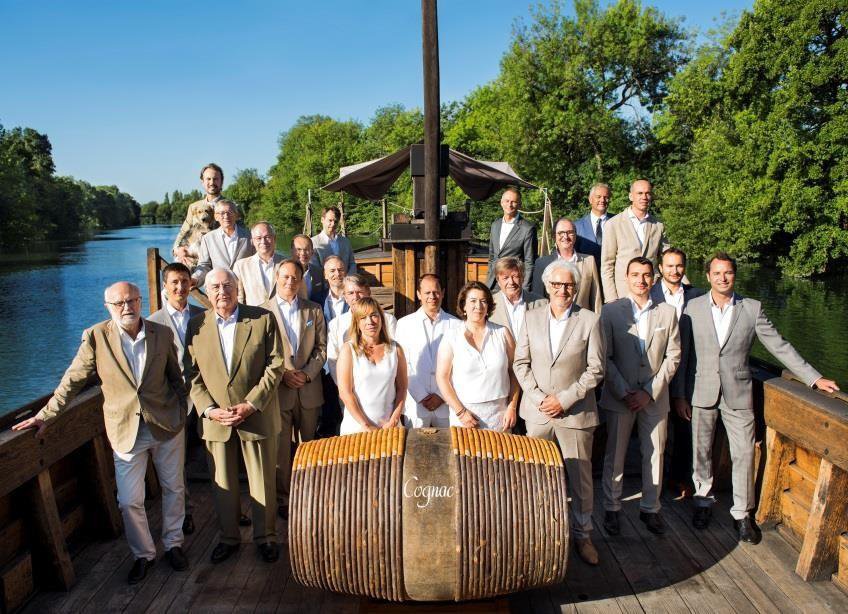 Unoeilensalle's tweet image. @Cognac_fr : 265 700 € récoltés hier à la #PartdesAnges pour la @AAuteuil  &amp;gt; unoeilensalle.fr/10eme-part-des… #Arcurial #enchères #Cognac #BNIC