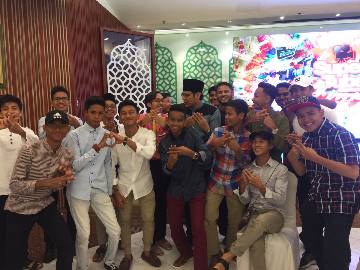 irfnsprtnz_'s tweet photo. Alhamdulillah 2nd place! #Supertuber #TRENDFREND https://t.co/zOOI8lyQ8s