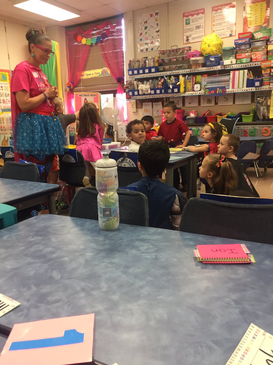 DavidJHuber's tweet photo. Today has started as a SUPER day of learning. #sssct #flyhighfri https://t.co/ixOdBs9PpG