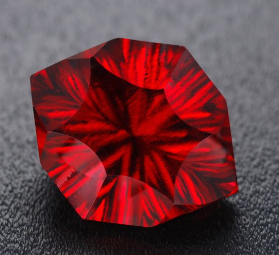 RTGultimate's tweet image. Red beryl, the rarest gemstone on earth