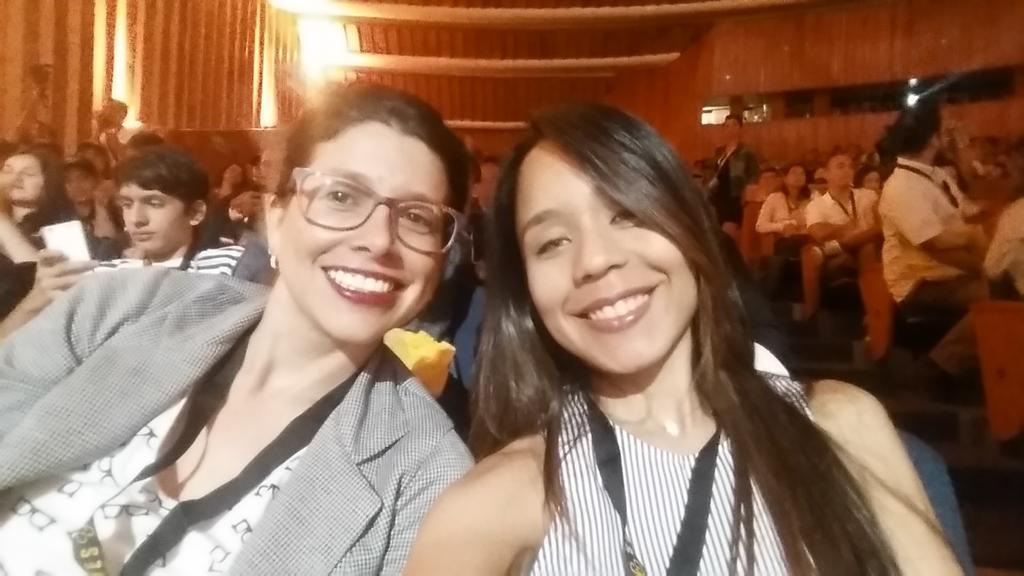 ch3rrera's tweet photo. #PionerosDelCambio selfie time #semiosislabforever https://t.co/2XMyRIN6Go