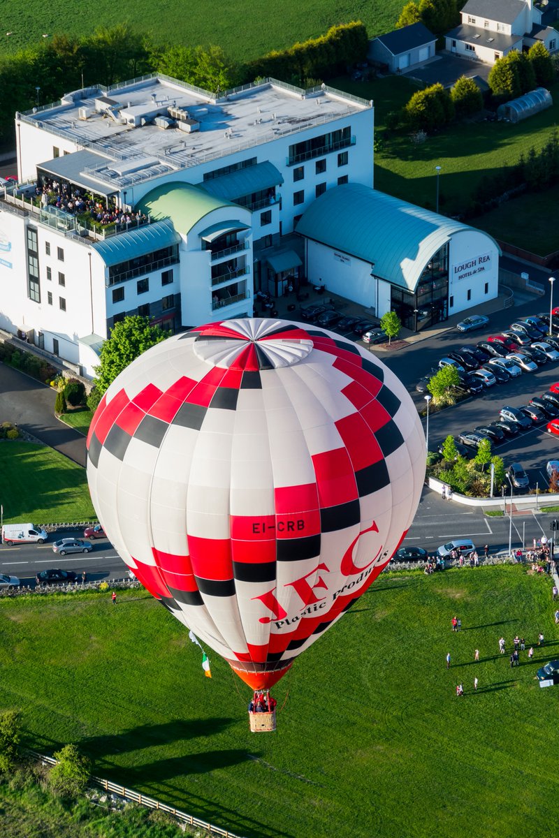 Loughreahotel1's tweet photo. The Count down is on.. Irish Hot Air Balloon Championships en route to Loughrea  @Irish_Champs https://t.co/SIn6UxLQJJ