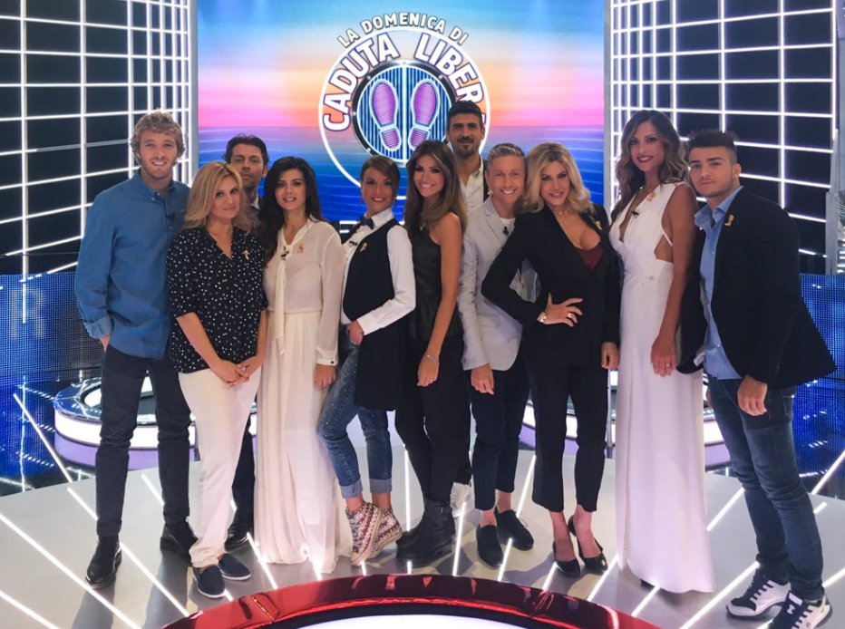 Domenica a #CadutaLibera si giocherà di nuovo per i progetti di #FabbricaSorriso! 🎗  
Forza ragazzi! 👏