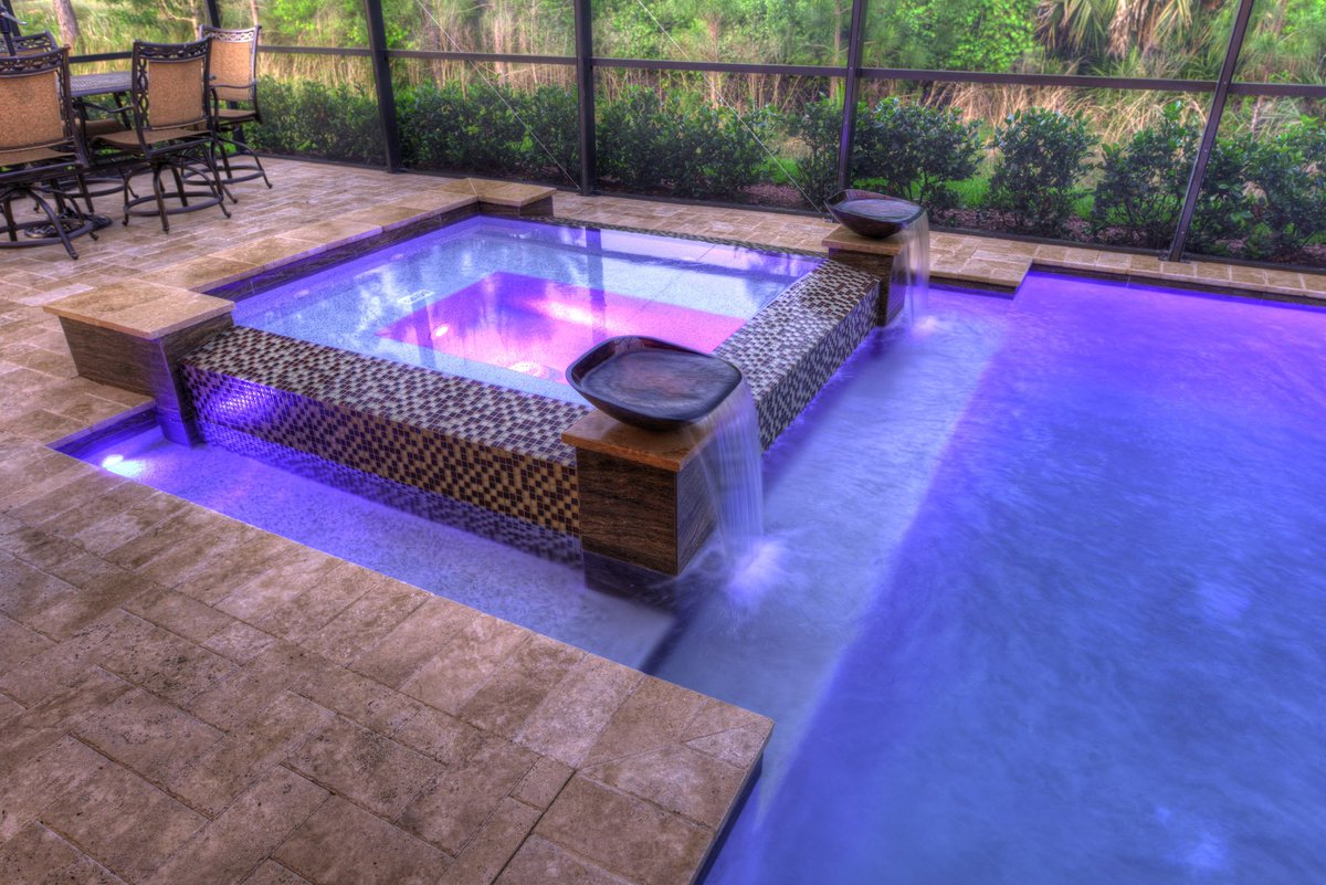 KargarHomes's tweet photo. First full day of fall and live where you can enjoy your #ExtremePool & #KargarHome. https://t.co/btPmNtlcuq