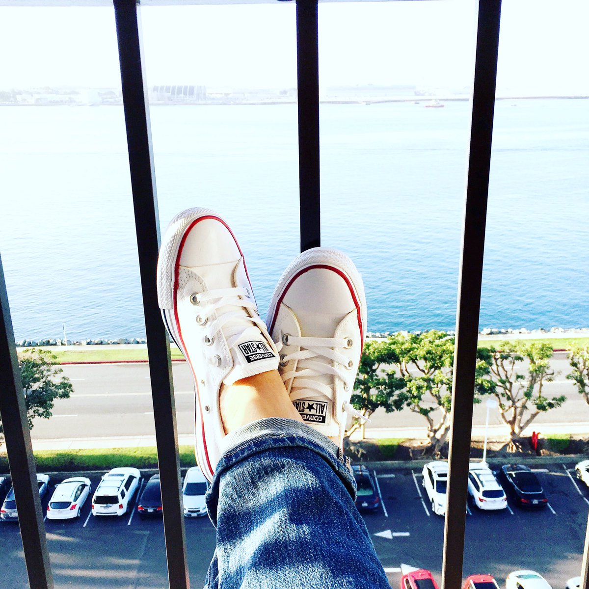 mcami76's tweet image. @Converse scotchguarded within an inch of their lives #brightwhiteforhowlong #FinCon16 #scotchguard