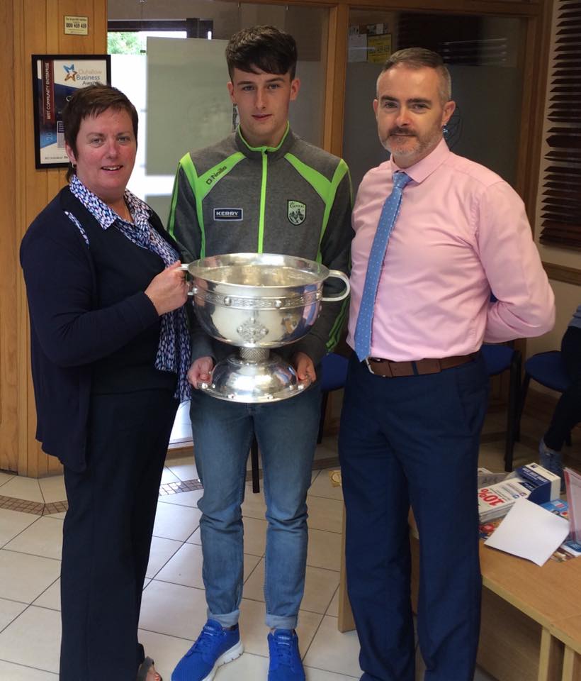 Rathmore_CU's tweet image. Brian, Christopher &amp;amp; Mark visited Rathmore &amp;amp; District Credit Union with the All Ireland minor cup: bit.ly/2dfjexm @creditunionie