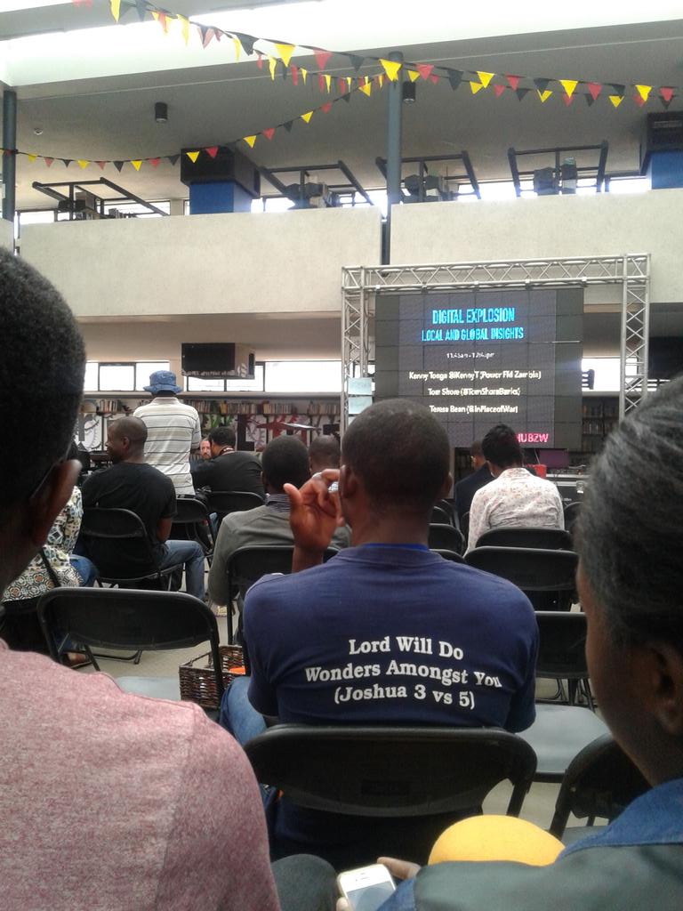Groovemag_Intl's tweet image. #THEHUBZW #HubUnConference @shokofestival with @MunyaBloggo