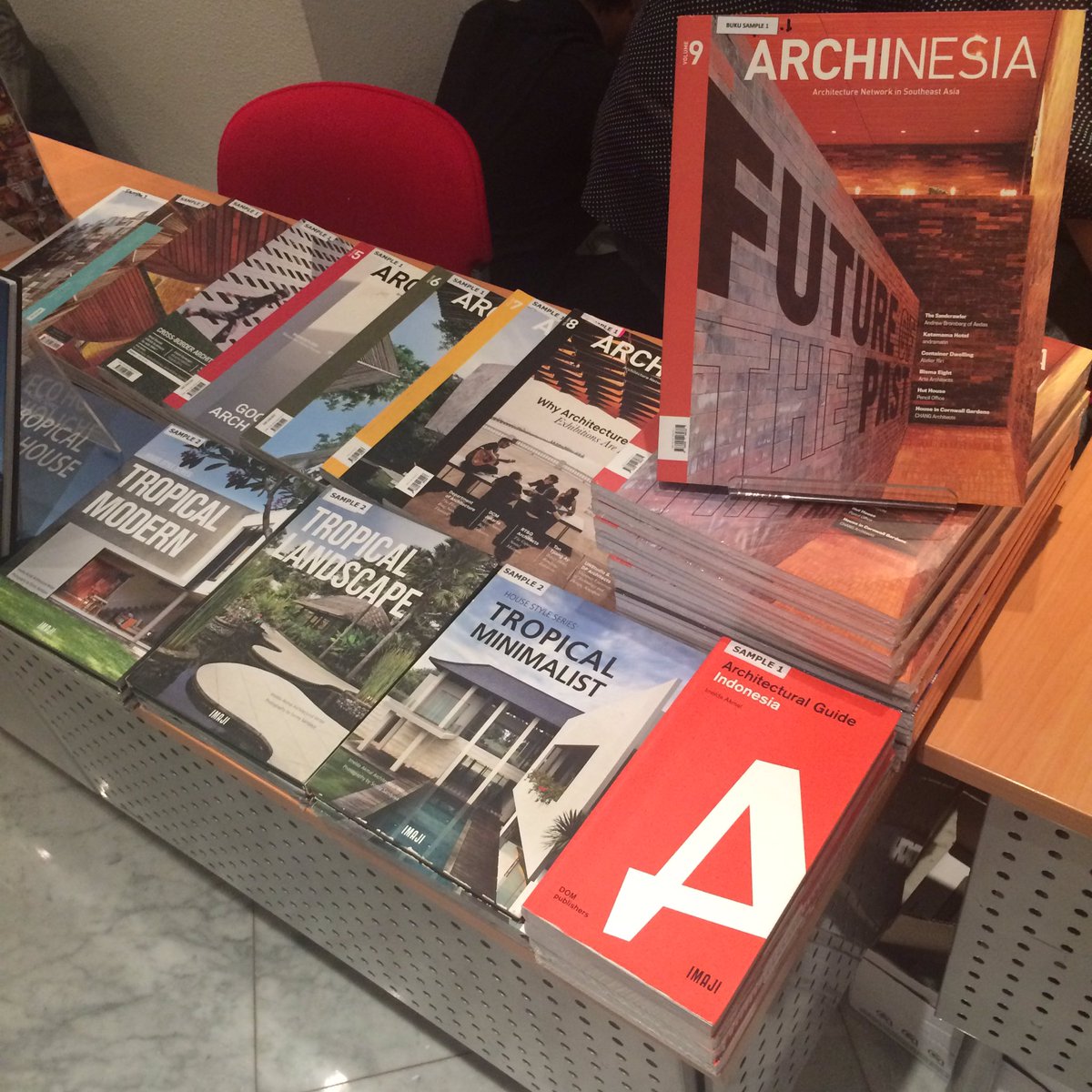 ARCHINESIA's tweet photo. Get 30% off @IMAJIBooks newest titles including ARCHINESIA #9 and 50 Ide/Karya/Arsitek at #FAA14 @ JDC 6th floor Flamboyan Room today https://t.co/WfkLiebeEk