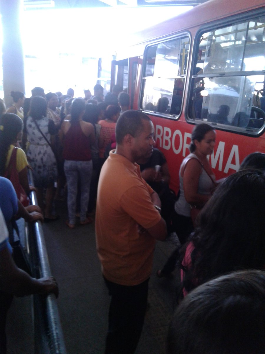 TI✈aeroporto ✈<a href="/CTTU_Recife/">CTTU Recife</a> <a href="/GrandeRecife/">Grande Recife</a>  
É preciso providências. Para divulgação <a href="/Ne2oficial/">NETV 2ª edição</a> <a href="/Cardinot/">Cardinot</a> <a href="/tvjornalmeiodia/">TV Jornal Meio-Dia</a>  @prefeiturarec
