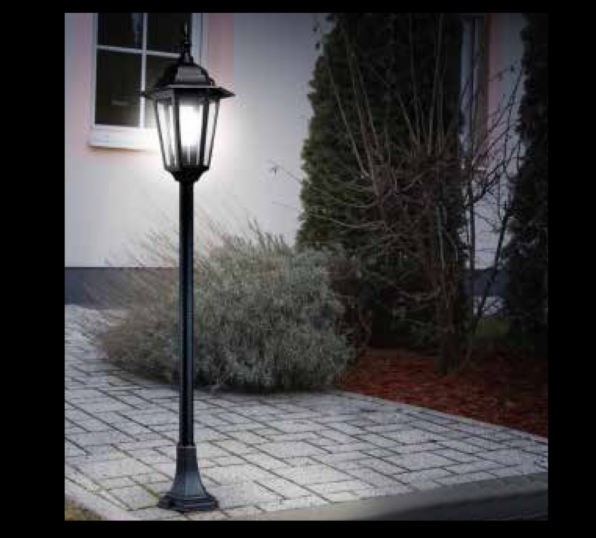 BombillaMundo's tweet photo. Hoy nos estrenamos con la #iluminación para #jardines y #exteriores. Esperamos os guste la colección clásica: https://t.co/PNN29mrVY5 https://t.co/xmCYTXspdN