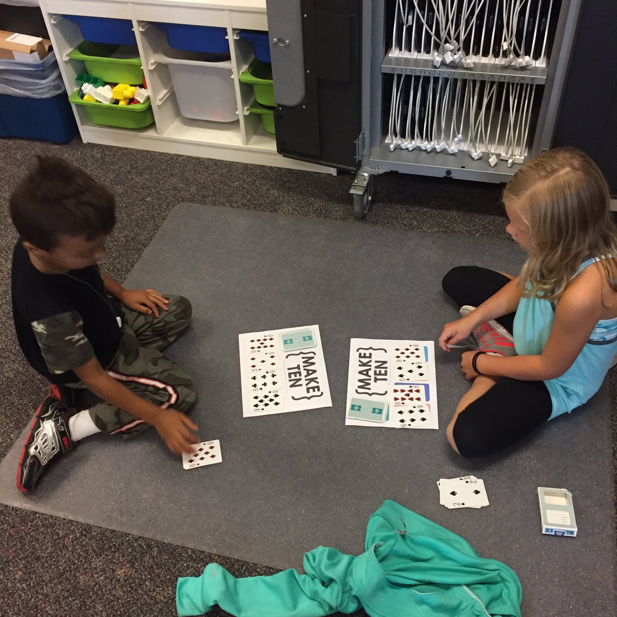 MrsChristensen3's tweet image. Collaborative learning in our #flexibleseating spots. #hilltoprocks #mathwithsomeone #learningisfun