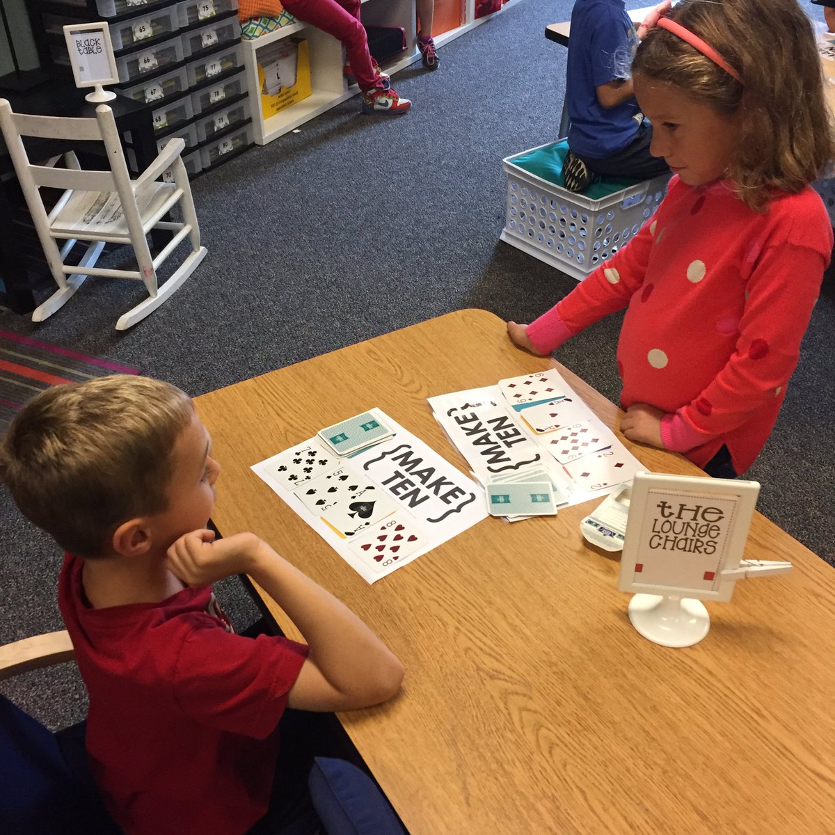 MrsChristensen3's tweet image. Collaborative learning in our #flexibleseating spots. #hilltoprocks #mathwithsomeone #learningisfun