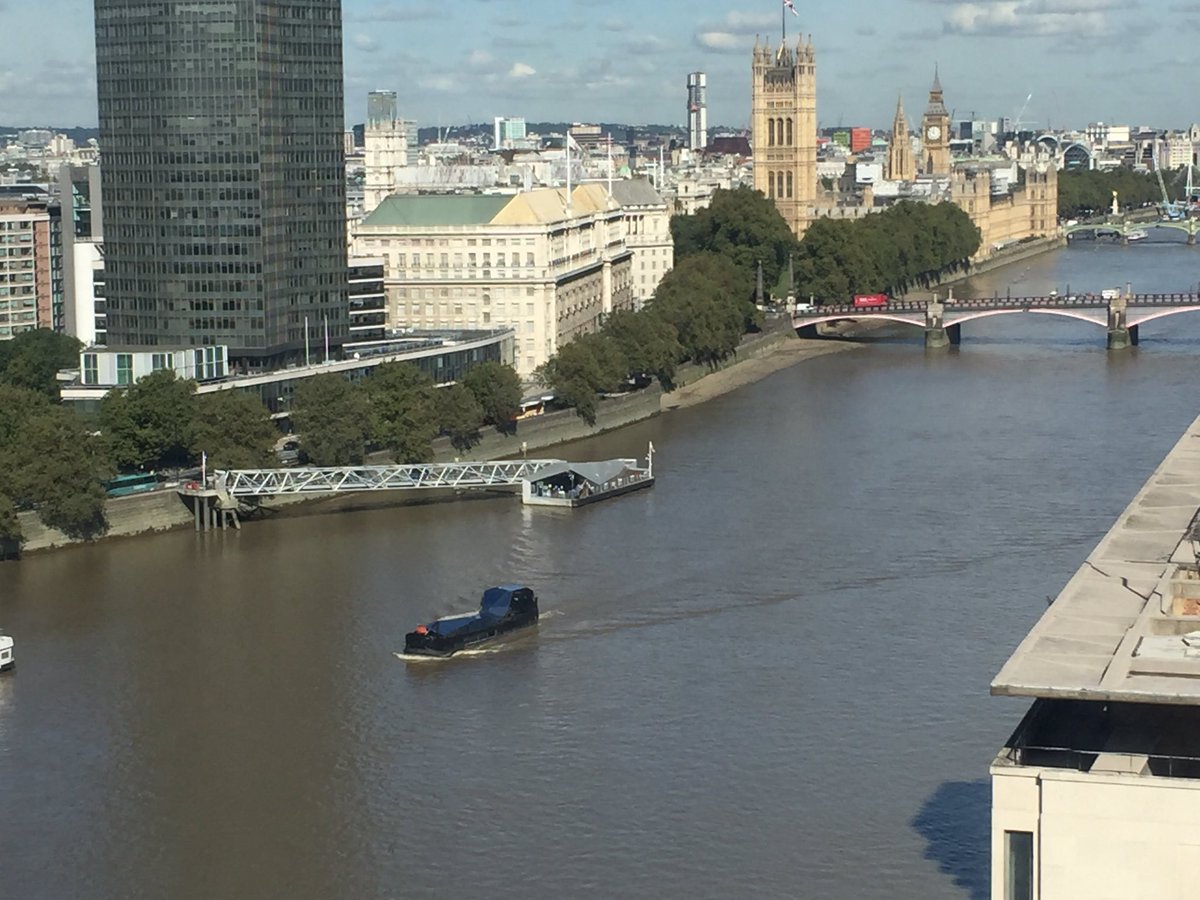 JessTranslator's tweet photo. .@ThamesPics any idea what this boat pumping out recorded speeches is? #Vauxhall #Thames #unidentifiedfloatingobject https://t.co/aqR5kihQCB