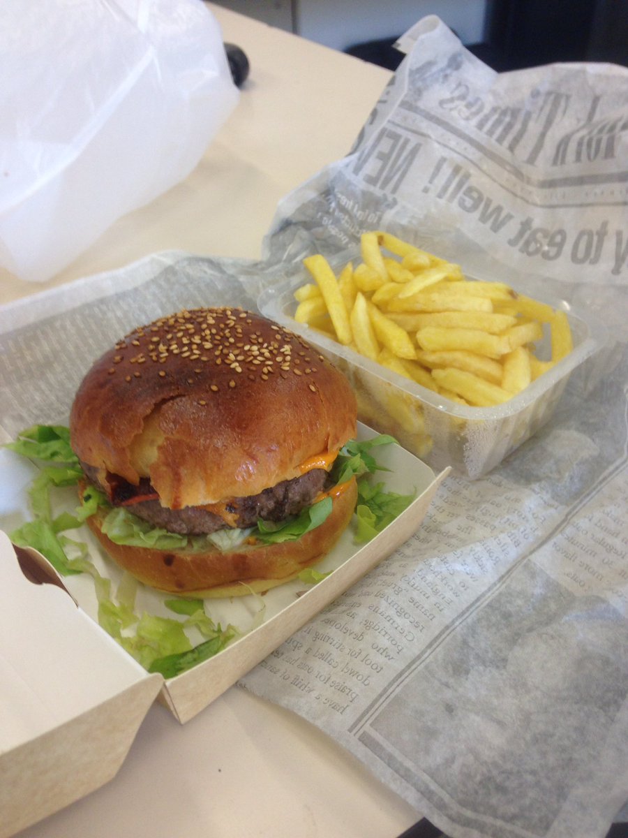 VieuxCondeGone's tweet photo. @MrazGames @UshiroHydro bon app les gars #cassagedebide https://t.co/ORRMqUjpLQ