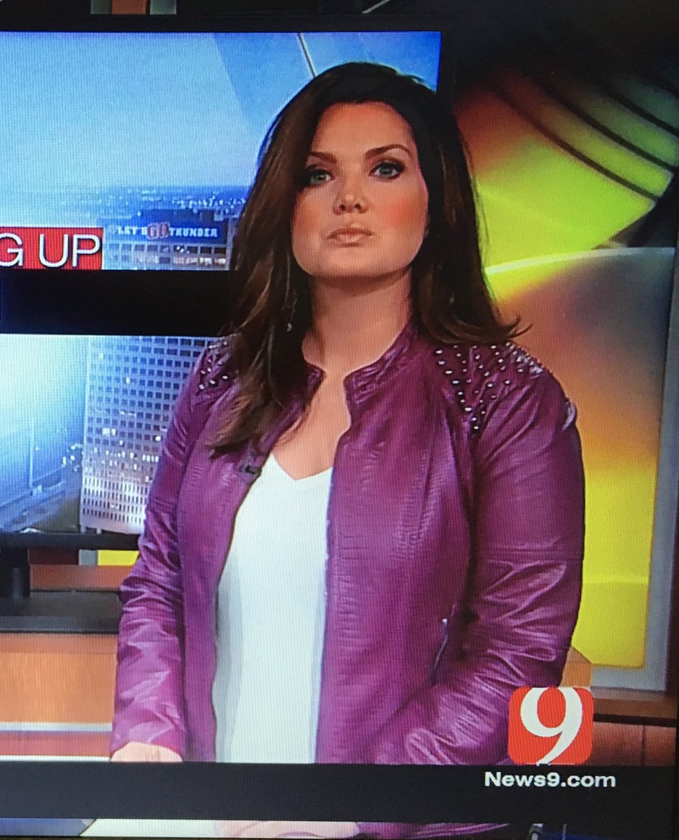 Lacie Lowry on Twitter ""I got hot sauce in my bag."…