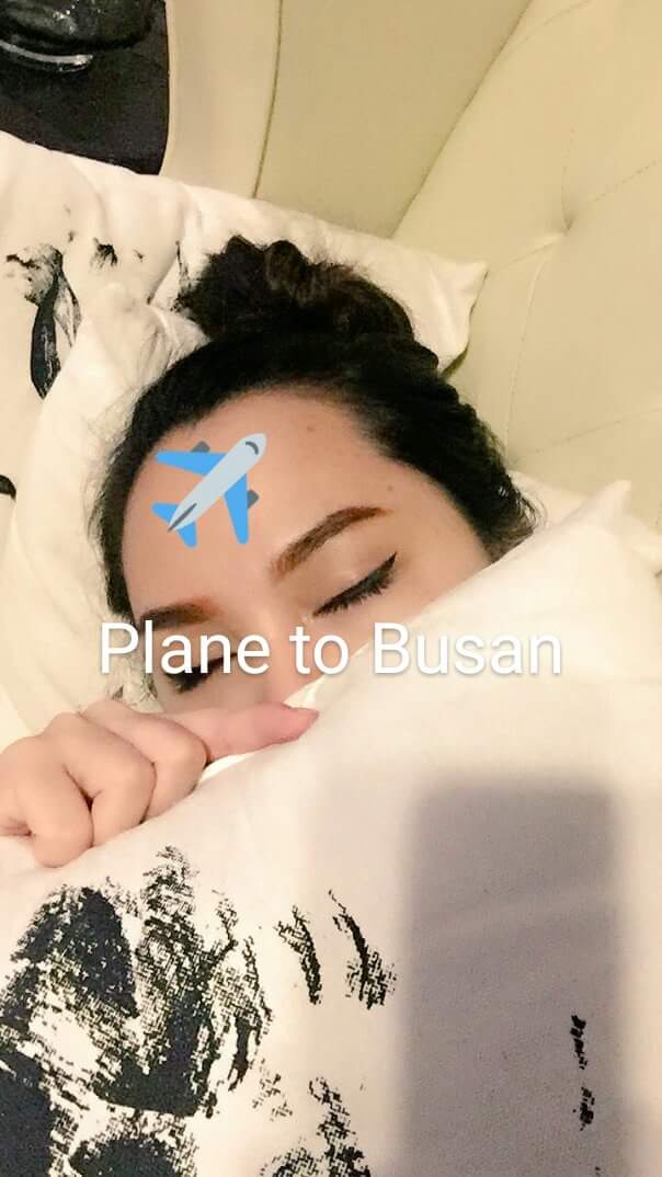 JoseGamboa_3rd's tweet photo. Happy birthday @mileychell HAHAHAHAHAHAHAHA 😂😂😂 #PlaneToBusan https://t.co/Z4ehDKVToC