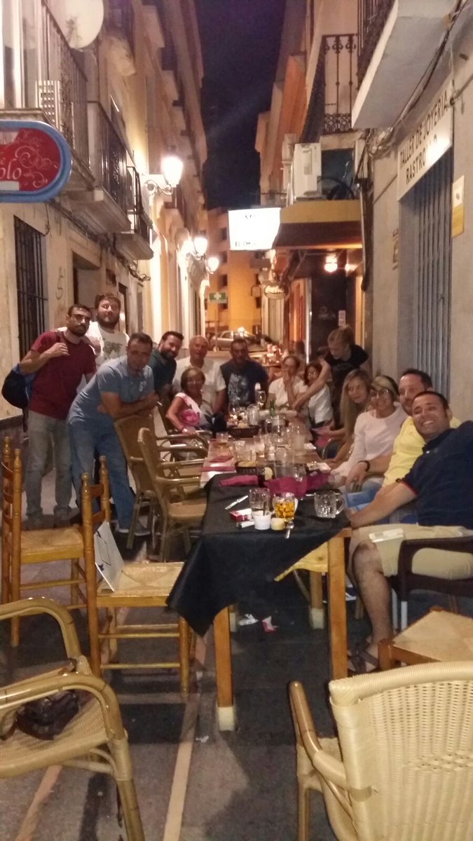 #Bebida y #Fogones a punto
Todo preparado para pasar un #FinDeSemana de Almossassa como se merece
¡Pásate a echar un buen rato con nosotros!