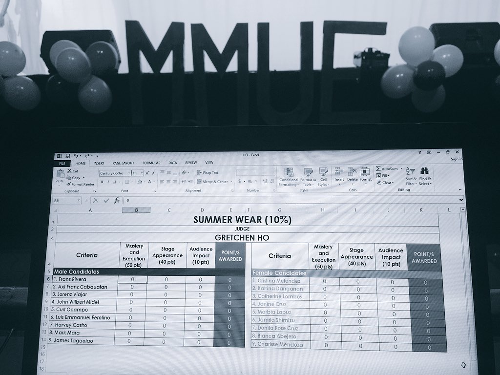gretchenho's tweet photo. The role tonight. #MMUE2016 #UEHuenite #SmartHuenite @livesmart https://t.co/0QbV6Kd2TG