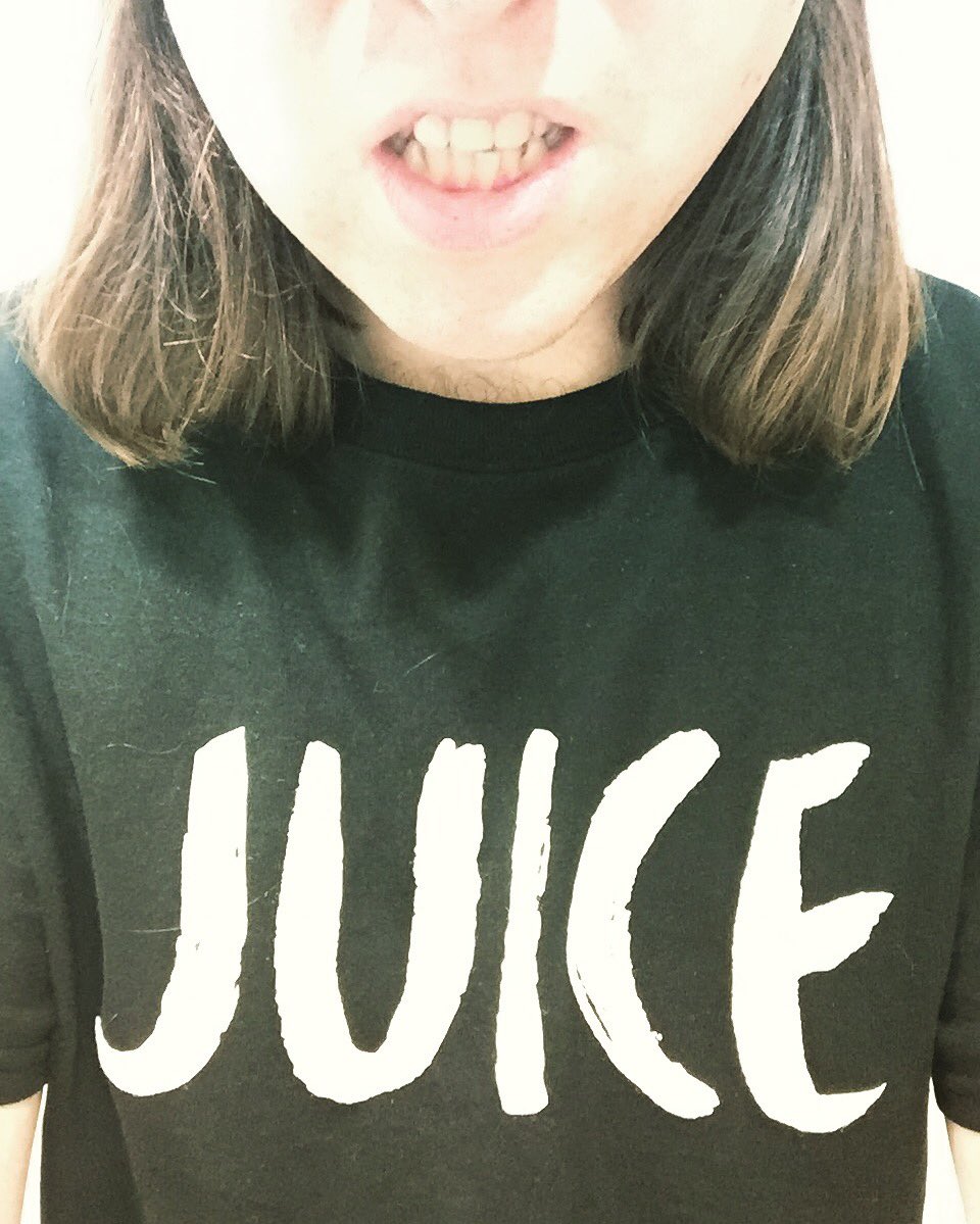 Fashionistas! We have slashed the prices of our merch! T's £6 and Acid Kids / Sugar 7" £4! Shoot over to bit.ly/2dfMBUF ! 😎😎