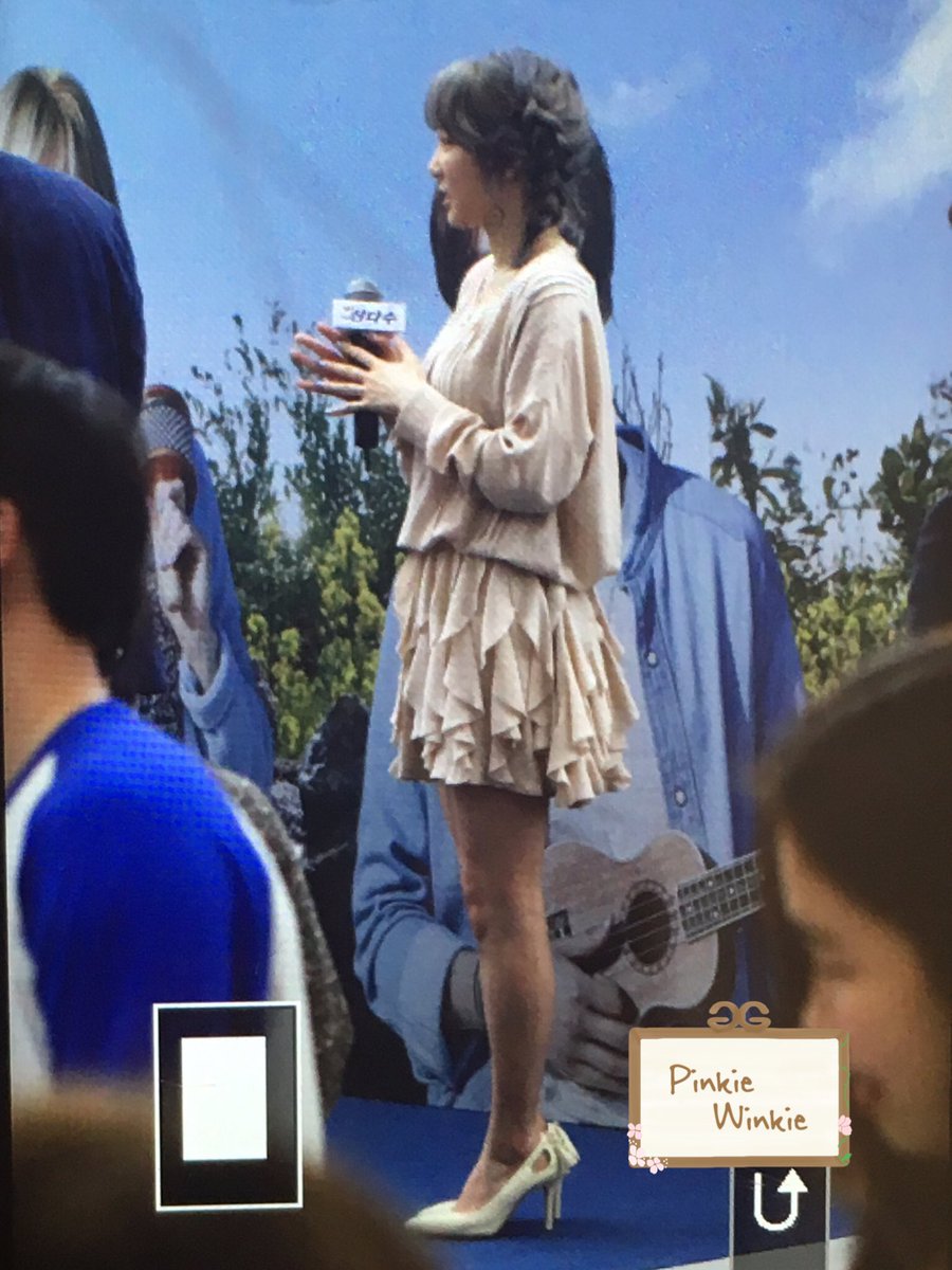 [PIC][23-09-2016]TaeYeon tham dự buổi Fansign cho thương hiệu nước uống "SAMDASOO" tại COEX Live Plaza vào tối nay - Page 2 CtCS8YPUIAEGBC1