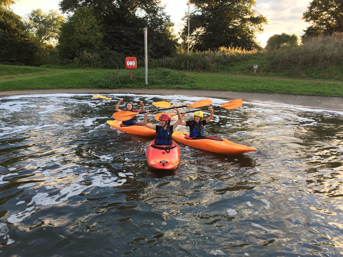 SharnbrookOE's tweet photo. Excellent evening at Nene White Water Centre introducing students to moving water! @BritishCanoeing #SplashingTime https://t.co/h6AvIGpugv