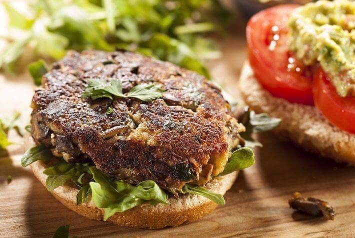 Плескавици полнети со печурки - како ви звучи? Трк на Jademe.mk за рецептот :) #food #reci… instagram.com/p/BKsnepqgTBE/