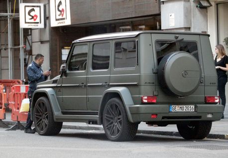 Arsenal On Twitter Mesut Ozil With His 160 000 Mercedes G Class Suv Arsenal