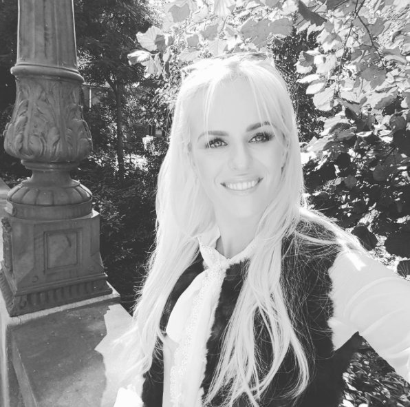 Wat gaat <a href="/JosjeHuisman/">Josje Huisman</a> nu weer doen! bit.ly/1NfO2ud