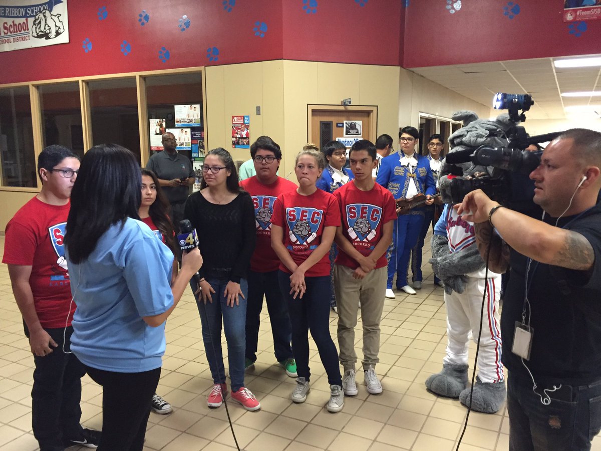ahalatyn_SHS's tweet image. Socorro Early College kicks off the early morning broadcast on KDBC! #TeamSISD #bulldogstrong #KDBC