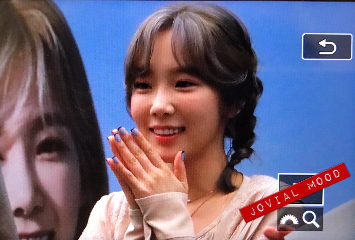 [PIC][23-09-2016]TaeYeon tham dự buổi Fansign cho thương hiệu nước uống "SAMDASOO" tại COEX Live Plaza vào tối nay - Page 2 CtCXokTUkAAVXBO