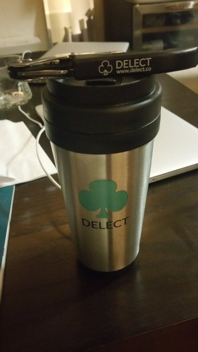 suzannahsimmons's tweet photo. .@getdelect TY - Enjoyng my schwag fr #delectexclusive launch @CHEFTONYS w @Smithpreneur @Retweedledum @MeetAlyssaSmith @tomgoldstein https://t.co/Nvqhh9iYgR