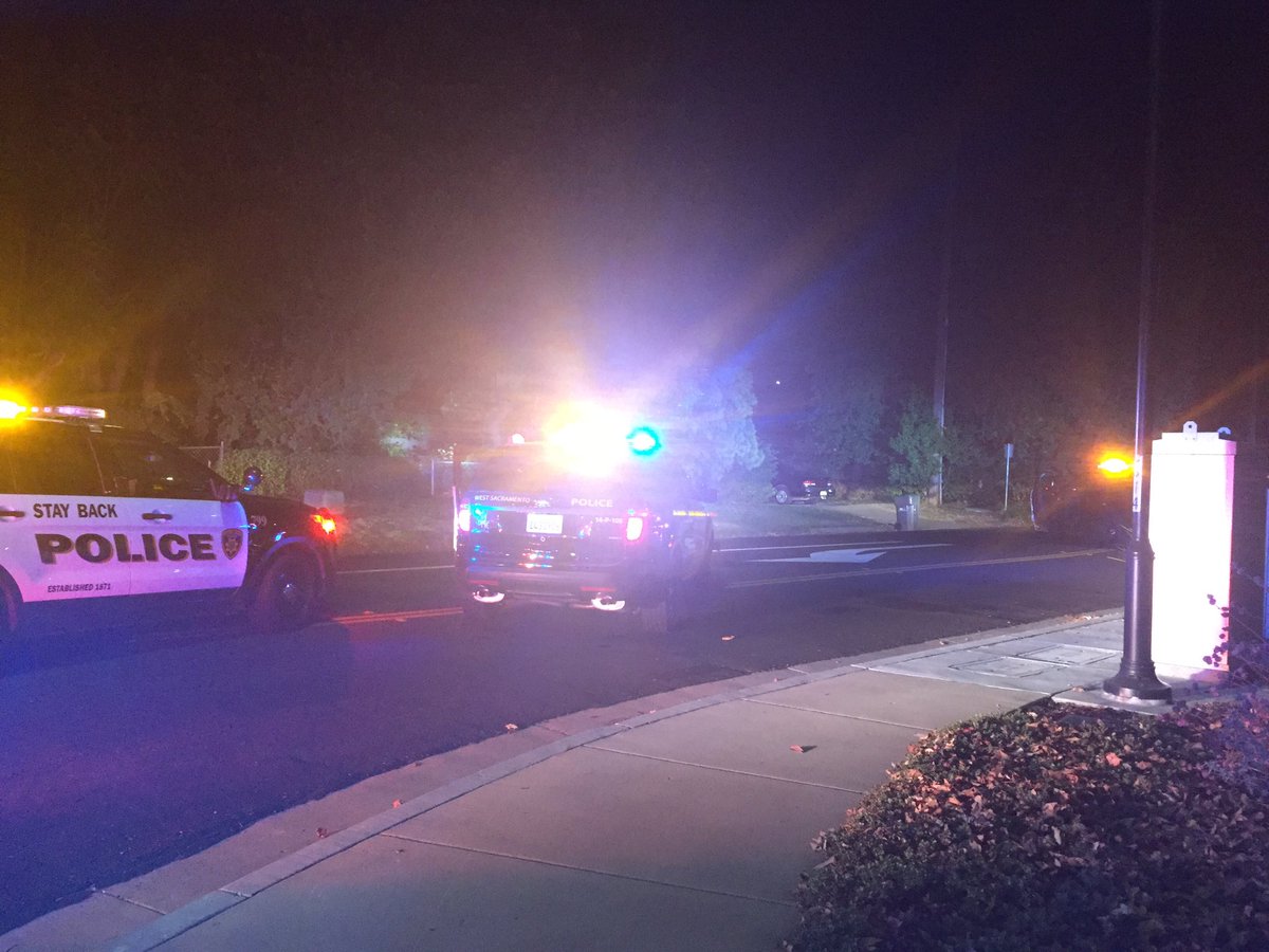 ghansenphotog's tweet photo. Active standoff, E Street and 3rd in West Sacramento. Avoid the area. Updates on Fox40 news all morning. https://t.co/gutF4EpHPh