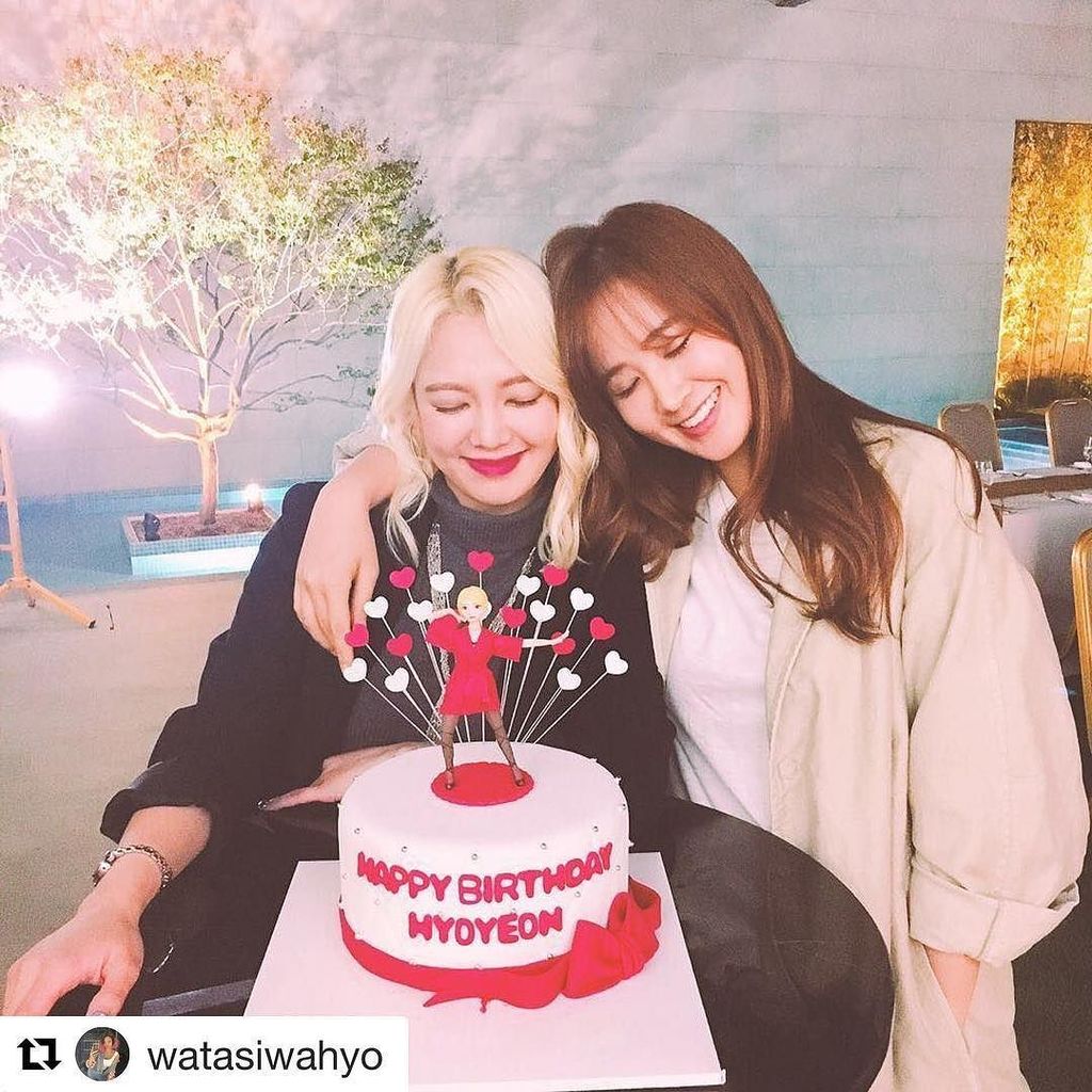 SonexStella's tweet photo. [TRANS] @watasiwahyo Thank you, Yul ❤️ #Hyomas #922 #OurMembers #Happy 💕
---
고마워율❤️ #효탄절 #… https://t.co/Cse3qkiyzX https://t.co/DxDIQZD2oa