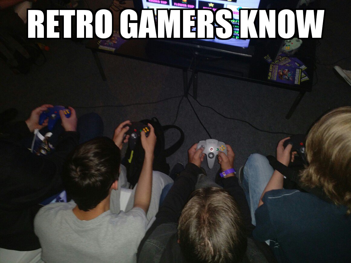 GamesShed's tweet photo. When you come to #EGX and a Meme happens right in front of your eyes! 😁

#ReteoGaming #GamersUnite https://t.co/MnMcv4U6HU