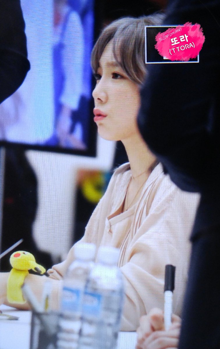 [PIC][23-09-2016]TaeYeon tham dự buổi Fansign cho thương hiệu nước uống "SAMDASOO" tại COEX Live Plaza vào tối nay CtCdg_pVIAIJYa8