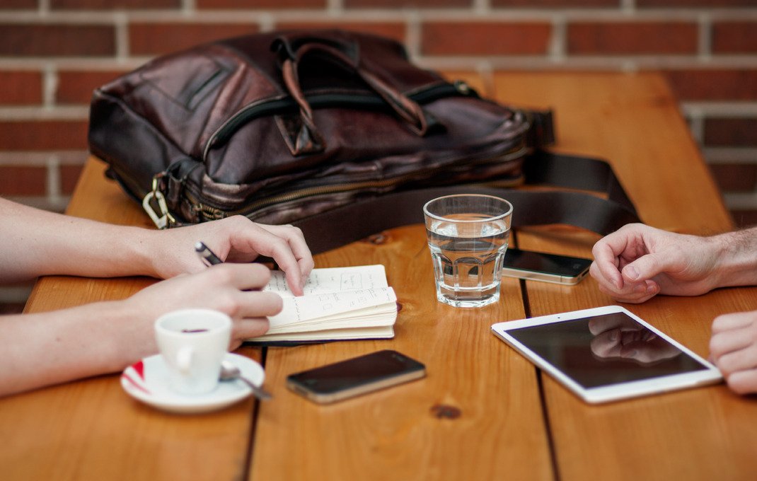 Storyline's tweet photo. Blog Post: The Simple Step to Become a Remarkably Likeable Person — https://t.co/h51bP4YkmR (by @justinzoradi) https://t.co/IRFqIP23R2