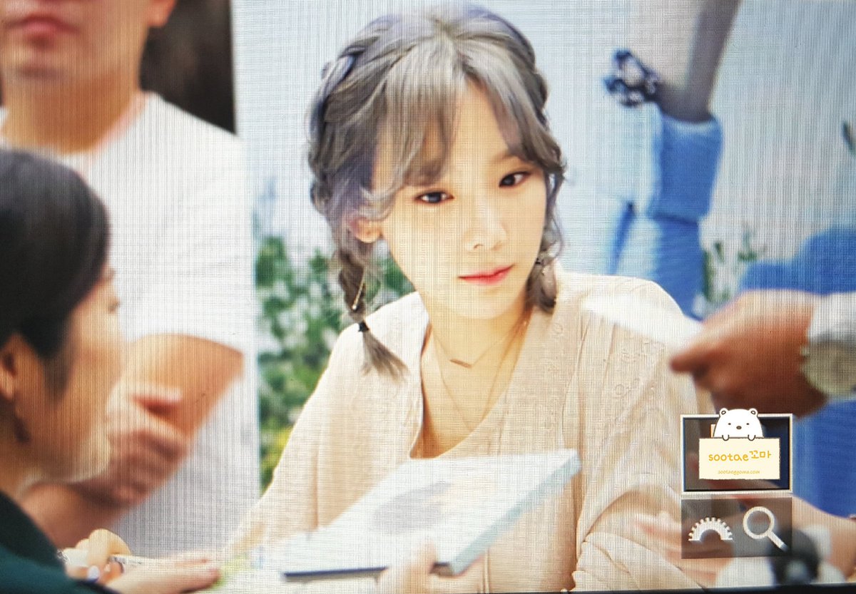 [PIC][23-09-2016]TaeYeon tham dự buổi Fansign cho thương hiệu nước uống "SAMDASOO" tại COEX Live Plaza vào tối nay CtCgo0XVYAAPqfI